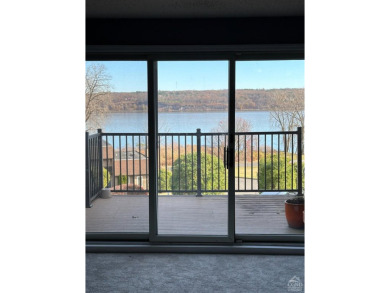 Lake Condo For Sale in Port Ewen, New York