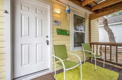 Cute 2 Bedroom and 1 Bath Cottage in Copano Cottages. Buy as an - photo 12