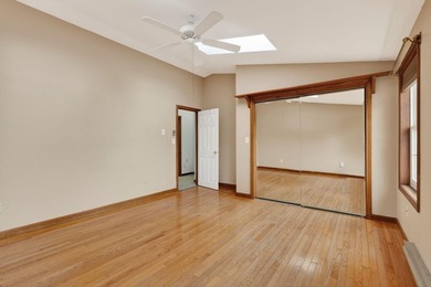 Welcome to easy, low-maintenance living in the heart of - photo 15