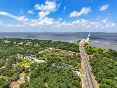 Cute 2 Bedroom and 1 Bath Cottage in Copano Cottages. Buy as an - photo 17