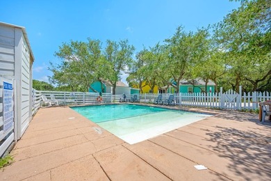 Cute 2 Bedroom and 1 Bath Cottage in Copano Cottages. Buy as an - photo 21