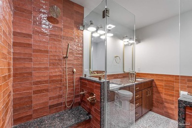 A rare find in the heart of East Hill! Situated on a triple - photo 31
