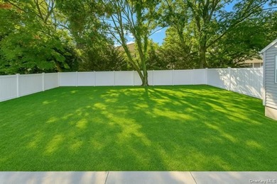 Welcome to this beautiful completely renovated 3-bedroom home - photo 2