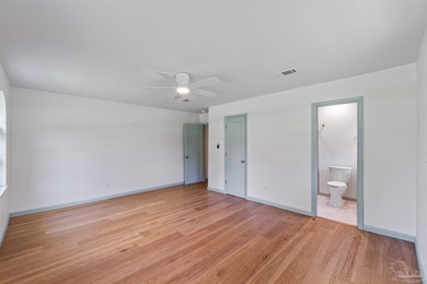 A rare find in the heart of East Hill! Situated on a triple - photo 34
