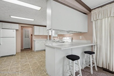 Spacious 3BR/2BA double-wide home with 2,342 SF on 1.37 acres in - photo 9