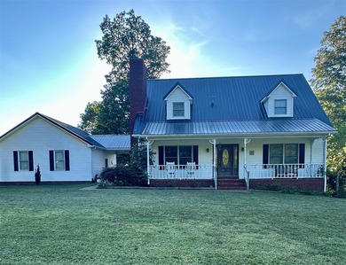 Lake Home For Sale in Scottsville, Kentucky
