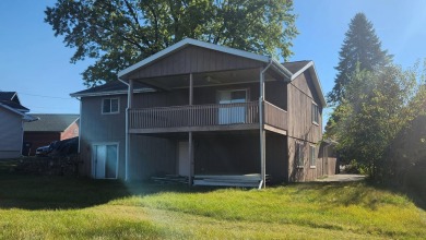 Lake Columbia Home Sale Pending in Brooklyn Michigan