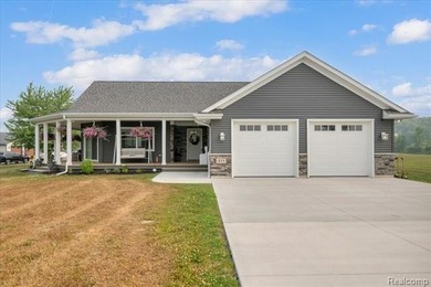 Welcome to this beautifully built 2025 ranch, perfectly situated - photo 3