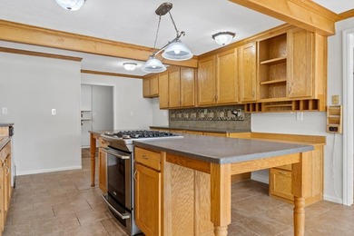 Very well-built and meticulously maintained, this 3-bedroom - photo 10