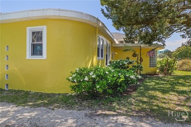 Timeless elegance of this beautiful preserve 1940 Florida Art - photo 2
