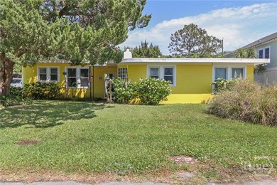 Timeless elegance of this beautiful preserve 1940 Florida Art - photo 3