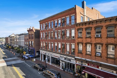 Experience the perfect blend of space and vibrant city living in - photo 13