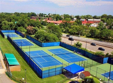 Luxury Coop Centrally Located . Move in Ready. Hardwood Floors - photo 14