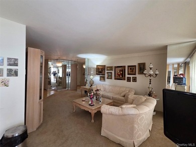 Luxury Coop Centrally Located . Move in Ready. Hardwood Floors - photo 17