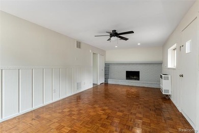 Lake Orion living at its best! This beautifully maintained brick - photo 10