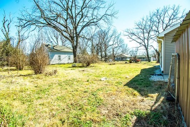 TWO LOTS! 1 lot has the home, the other adjoining lot is vacant - photo 21