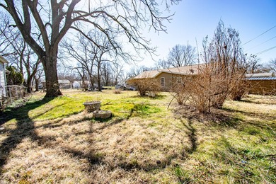 TWO LOTS! 1 lot has the home, the other adjoining lot is vacant - photo 22