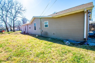 TWO LOTS! 1 lot has the home, the other adjoining lot is vacant - photo 23