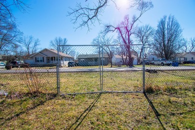 TWO LOTS! 1 lot has the home, the other adjoining lot is vacant - photo 25