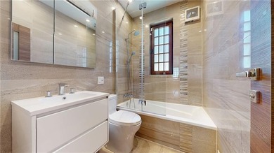 Best neighborhood! Luxury 3 story Mansion-Like house, among very - photo 28