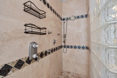 Welcome to luxury living in Regatta Bay Golf and Yacht Club, one - photo 28
