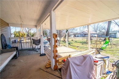 TWO LOTS! 1 lot has the home, the other adjoining lot is vacant - photo 30