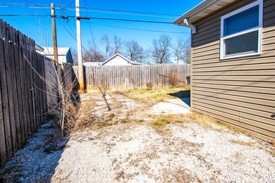 TWO LOTS! 1 lot has the home, the other adjoining lot is vacant - photo 33