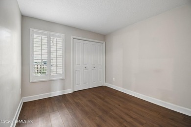 This beautifully renovated 2-bedroom, 2-bath ground-floor condo - photo 3