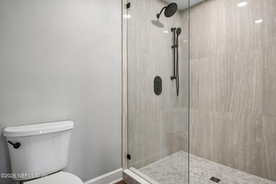This beautifully renovated 2-bedroom, 2-bath ground-floor condo - photo 10