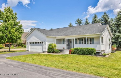 Lake Home For Sale in Sandpoint, Idaho