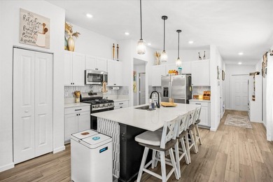 Welcome to this thoughtfully designed 3 bedroom, 2 bathroom - photo 7