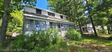 The front porch would be a great space to watch the sun go down - photo 1