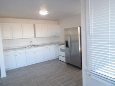 waterfront on the wide open canal, located in Madeira Beach - photo 6