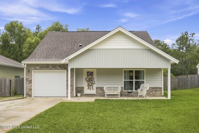 Move-in ready in Turtle Creek. New carpet, fresh paint, and all - photo 2