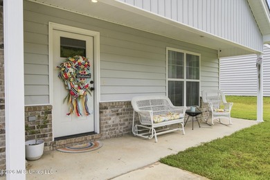 Move-in ready in Turtle Creek. New carpet, fresh paint, and all - photo 3