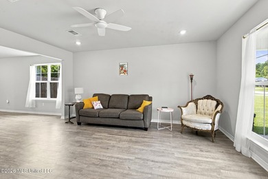 Move-in ready in Turtle Creek. New carpet, fresh paint, and all - photo 9