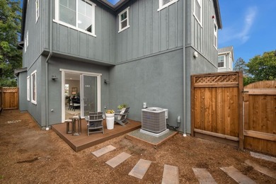 Newly constructed residence offers a thoughtfully designed - photo 32