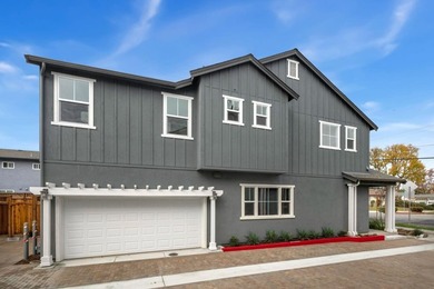 Newly constructed residence offers a thoughtfully designed - photo 33