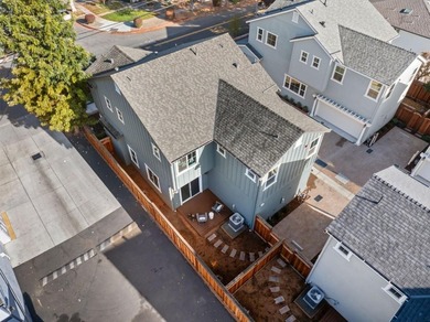 Newly constructed residence offers a thoughtfully designed - photo 36