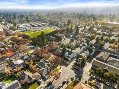 Newly constructed residence offers a thoughtfully designed - photo 39