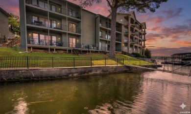 Rare Lakefront Opportunity: Nostalgic End-Unit at The Landing - - photo 1