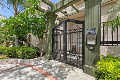 Prime location in Glendale! Beautiful and spacious TownHouse - photo 6