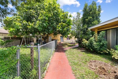 Located on an expansive lot, almost 14,000 sq ft, 4373 Venus Ave - photo 6
