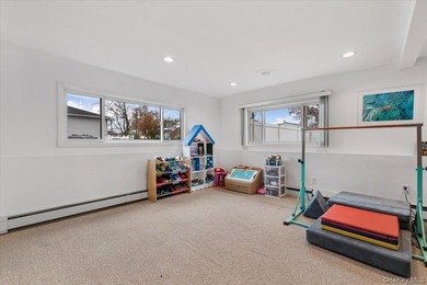 Waterfront Living in the Heart of Bellmore! Welcome to this - photo 18