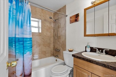 Waterfront Living in the Heart of Bellmore! Welcome to this - photo 20