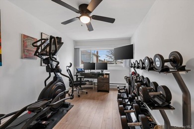 Waterfront Living in the Heart of Bellmore! Welcome to this - photo 21