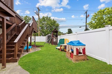 Waterfront Living in the Heart of Bellmore! Welcome to this - photo 23