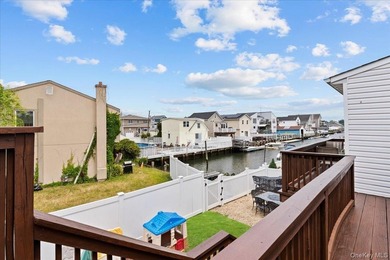 Waterfront Living in the Heart of Bellmore! Welcome to this - photo 25