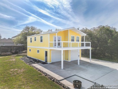 Lake Home For Sale in Canyon Lake, Texas
