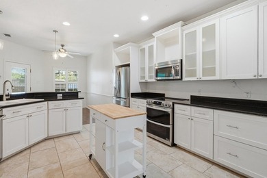 Lovely updated 3-bedroom, 2 bath, 2 car garage in highly - photo 10
